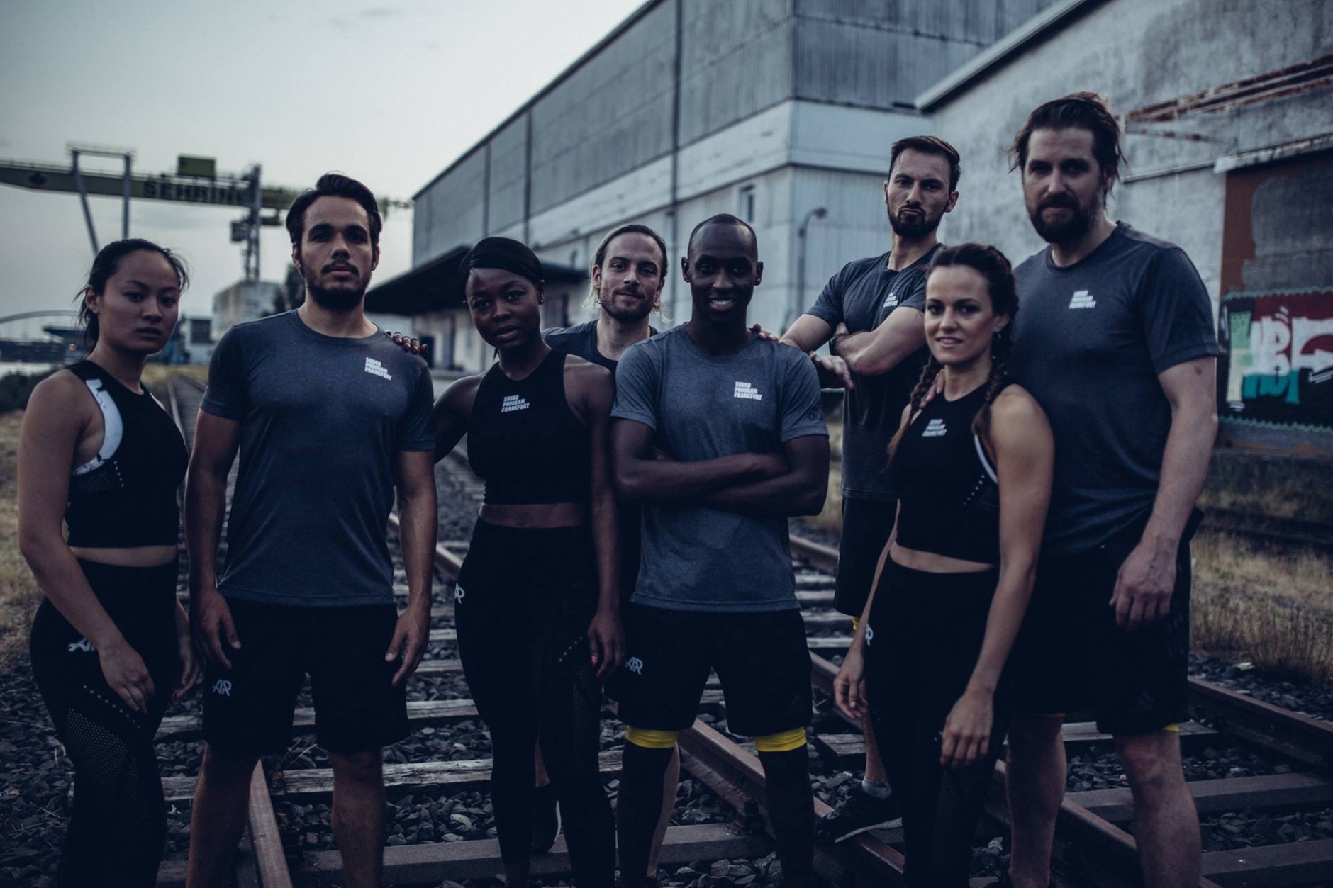 Das Team des Squad Programs in ihren Trikots