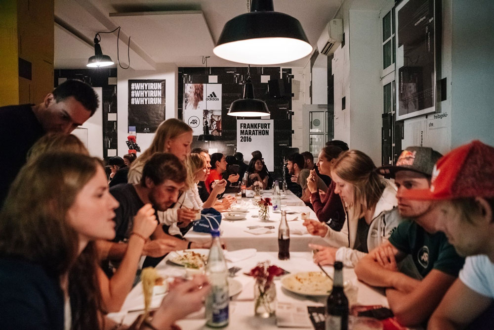 Abendessen beim Event der adidas Runners in der Freitagsküche