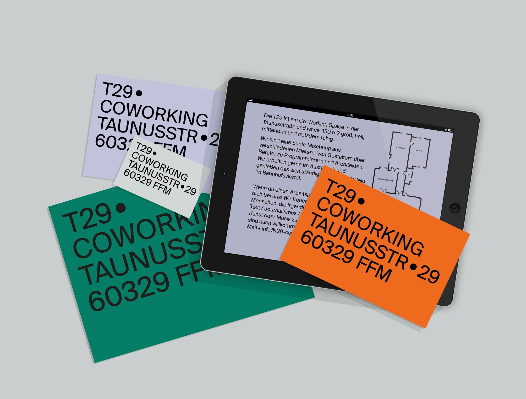 Corporate Design für die T29, verschiedenfarbige Flyer und Visitenkarten mit dem T29 Logo und Ansicht der Webseite auf einem Tablet